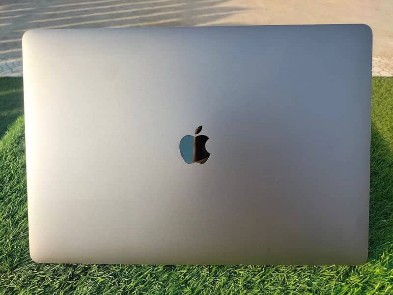 Apple MacBook pro 2019 16" 0