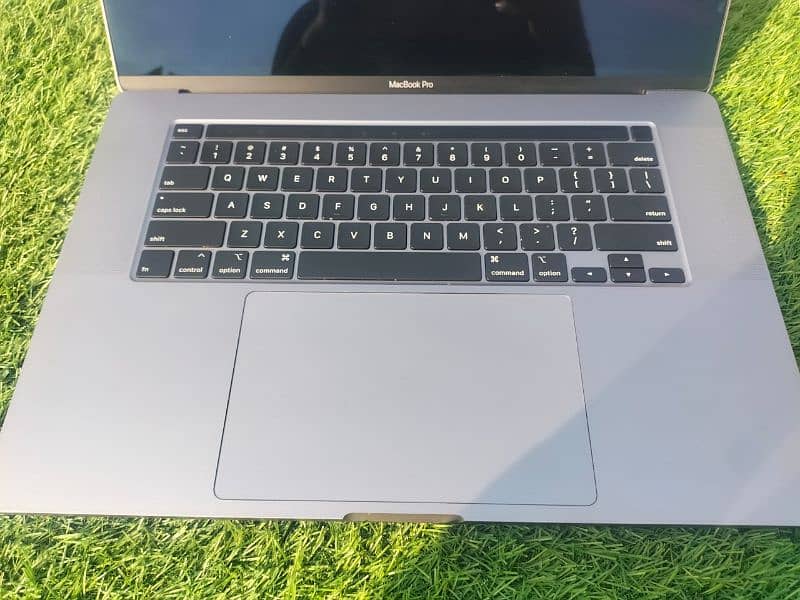 Apple MacBook pro 2019 16" 1