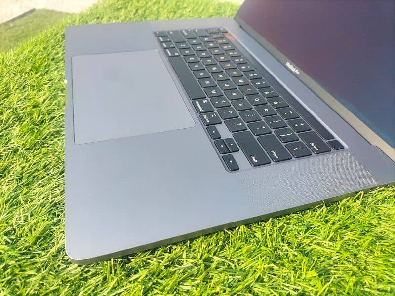 Apple MacBook pro 2019 16" 3