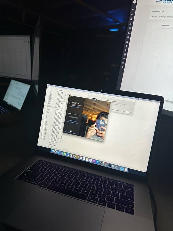 Macbook pro 2019  I9 32/512 touchbar 1