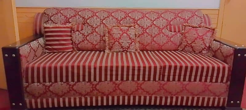 Selling 5 seater Sofa set Molty foam in A One condition 0