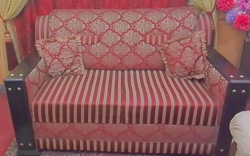 Selling 5 seater Sofa set Molty foam in A One condition 1