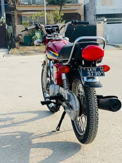 2019 model 125 for sale Total genuine red color