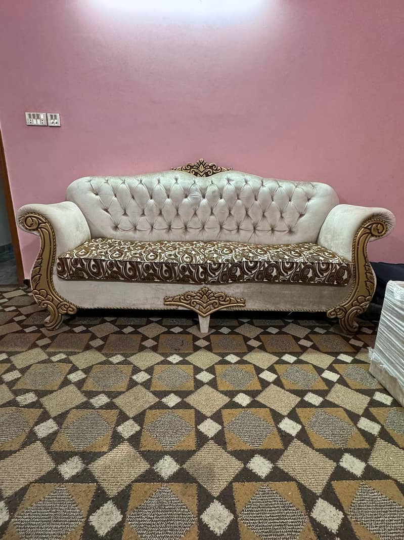 7 seater sofa set with table just like new 1 saal hua hoga liye hue bs 11