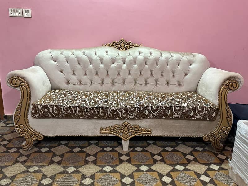 7 seater sofa set with table just like new 1 saal hua hoga liye hue bs 12