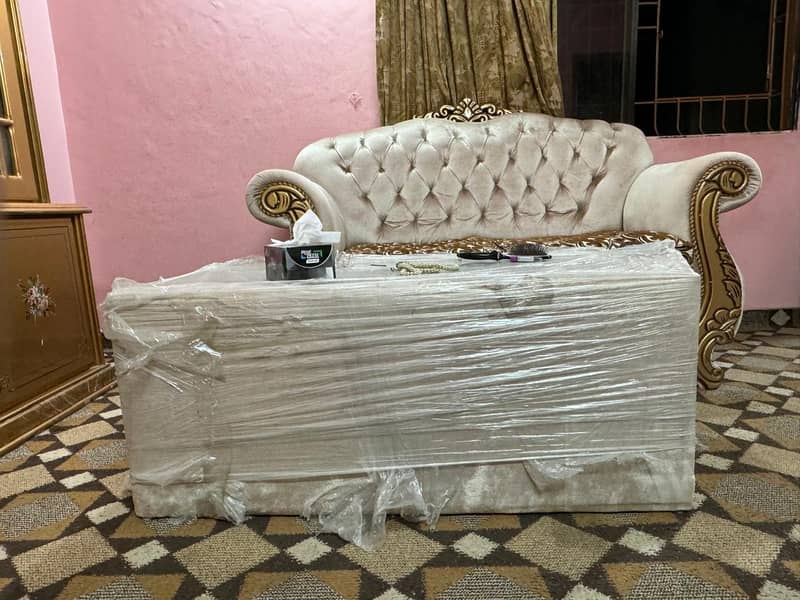 7 seater sofa set with table just like new 1 saal hua hoga liye hue bs 15