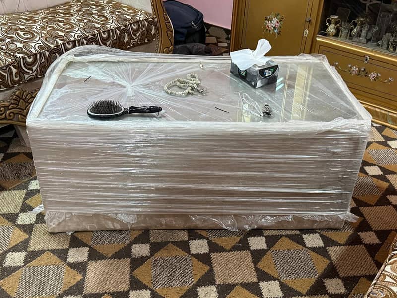 7 seater sofa set with table just like new 1 saal hua hoga liye hue bs 19