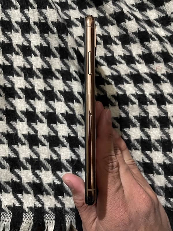 iphone xs urgent sale 7