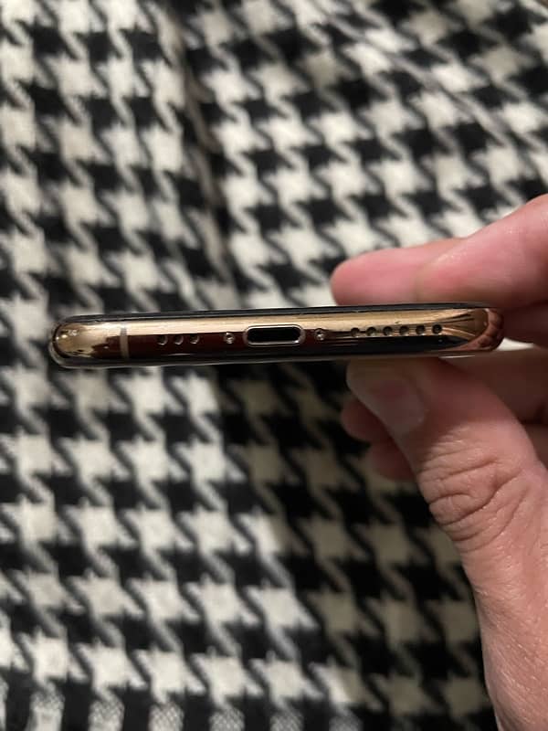 iphone xs urgent sale 9