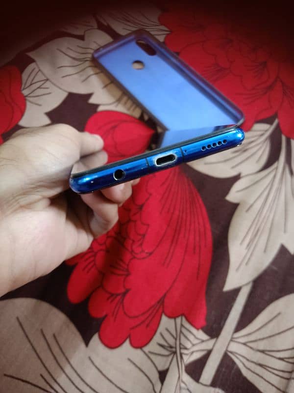 Huawei Nova3i 4gb128gb urgent salecontact 03042090068 4