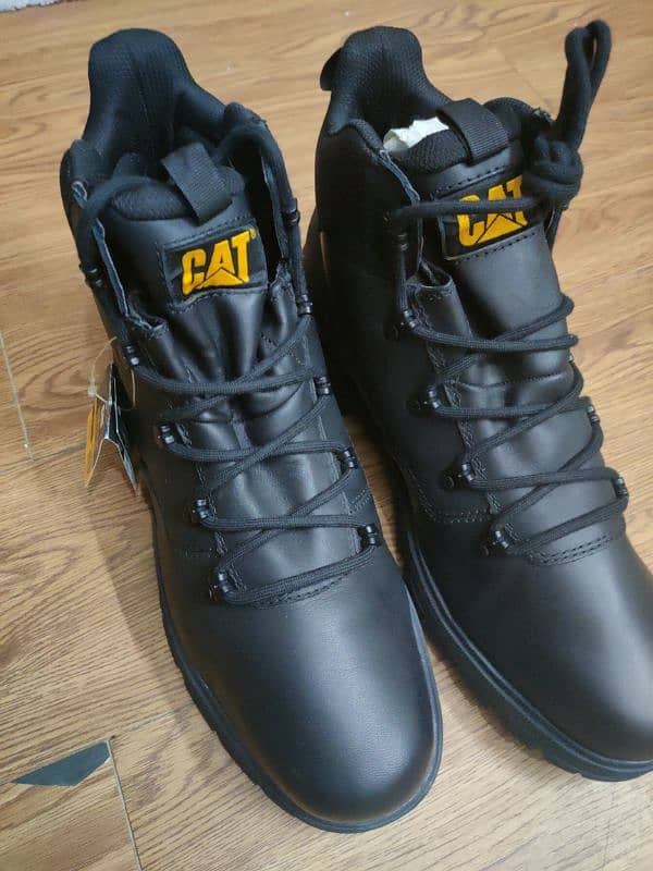 CATERPILLAR HIKING BOOTS 4