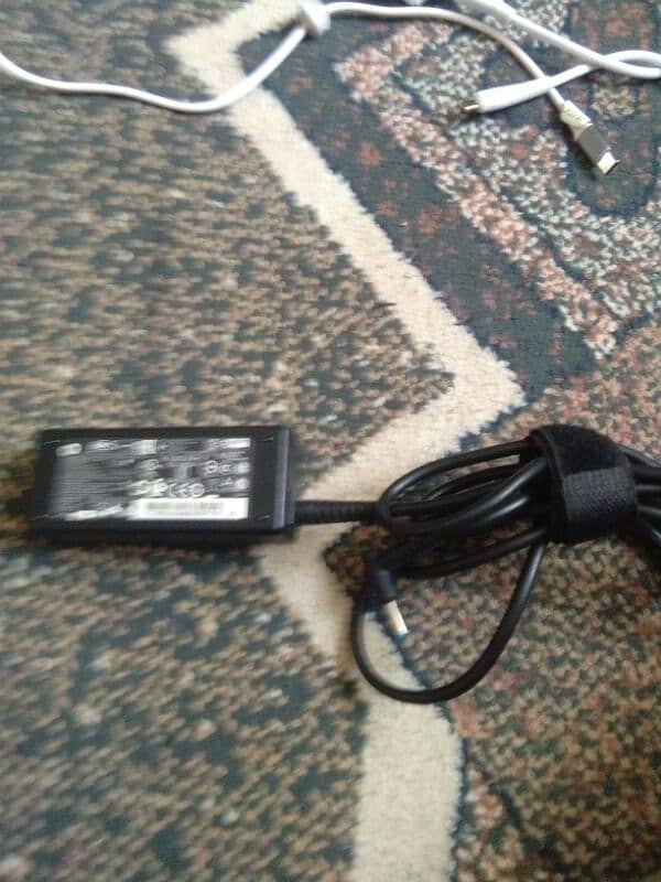 Hp laptop 45w charger for sale full new 4