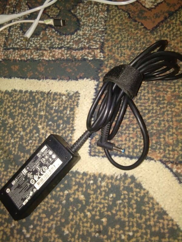 Hp laptop 45w charger for sale full new 5