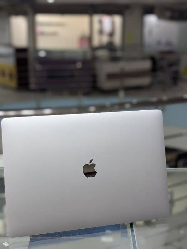 MacBook Pro 16 inch 3