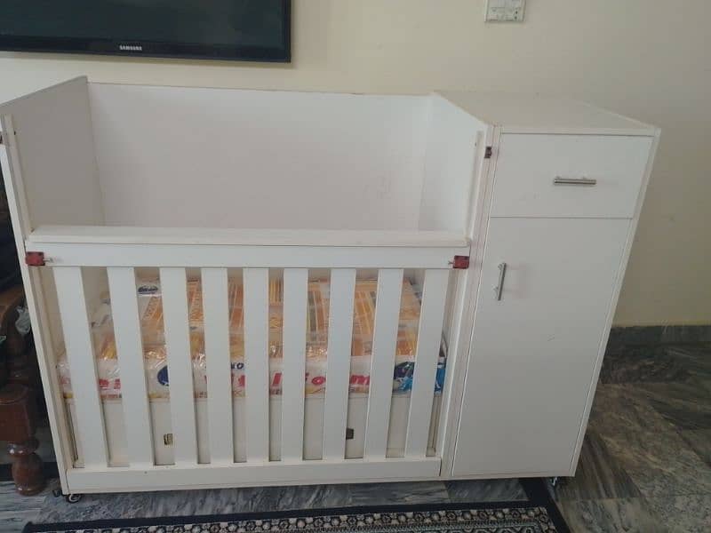 Baby cot 1