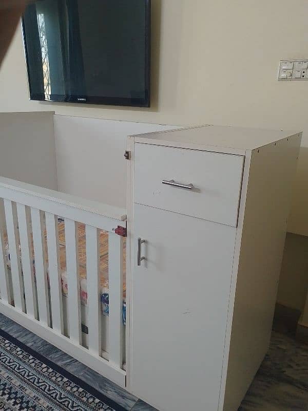 Baby cot 3