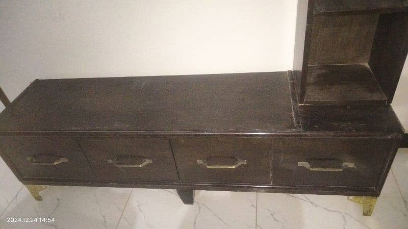 Tv unit 3