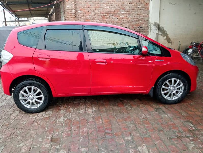 Honda Fit 2012 Hybrid Fully Maintained 3