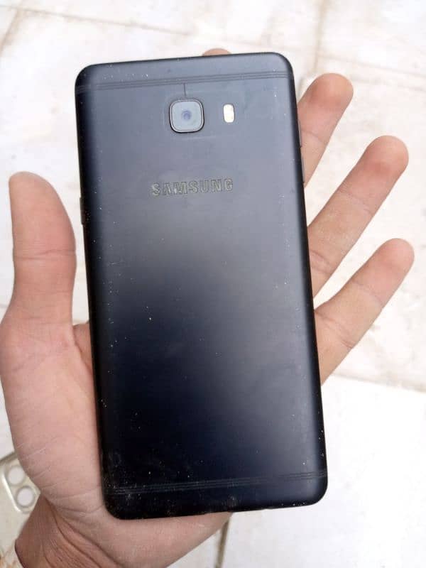 Samsung Galaxy C9pro 7