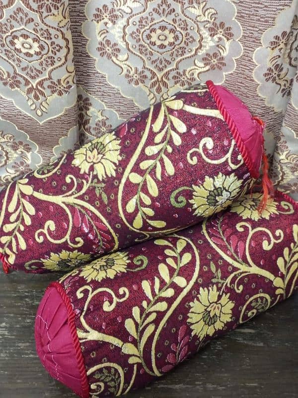 wedding bedsheet along with comfartor n 2 cushion covers 3