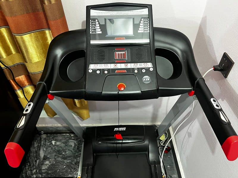 Treadmill with full advanced features 2