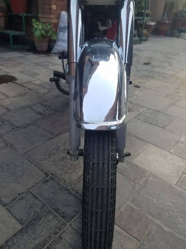 Honda cd 70. 8