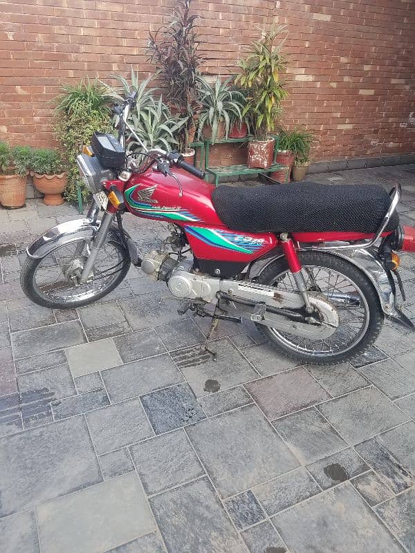 Honda cd 70. 11