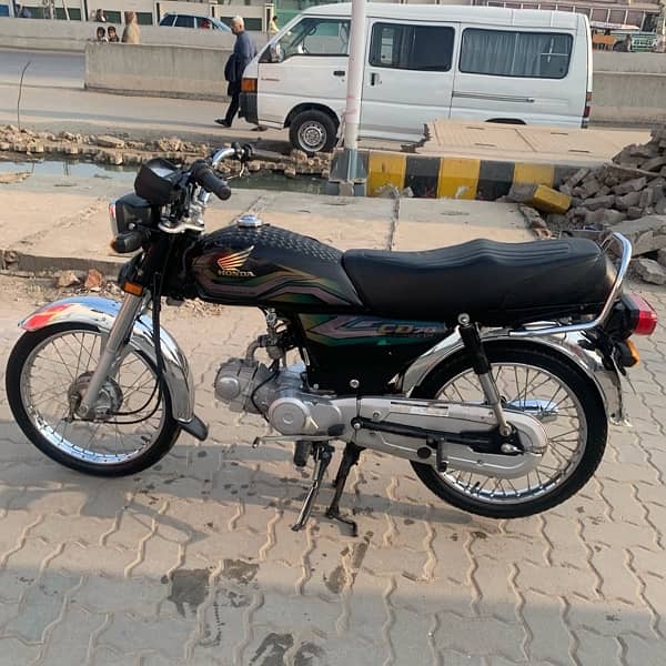 cd70 model2023 engine ko hath bi ni laga new sab no repire 03150458193 1