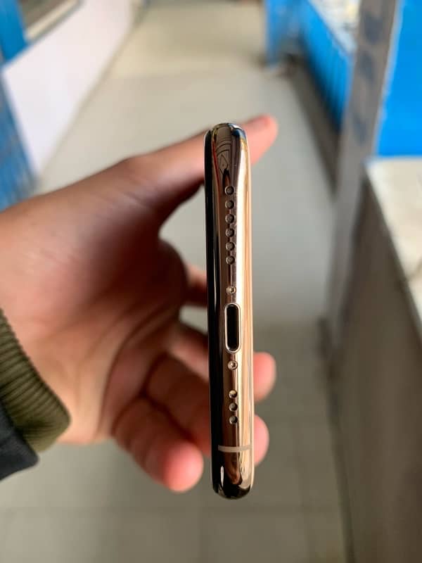 iphone xs 3