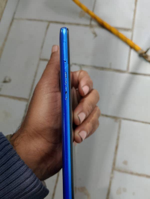 realme 5     4/64 dabba charger b mil jax ga 0