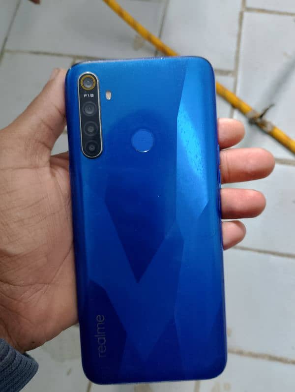 realme 5     4/64 dabba charger b mil jax ga 1