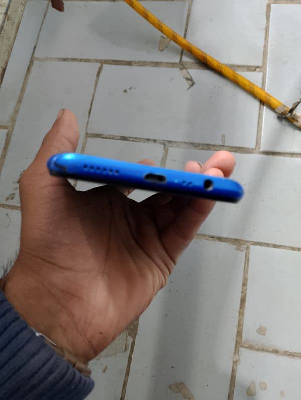 realme 5     4/64 dabba charger b mil jax ga 4