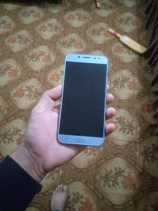 Samsung J7pro lush condition 7