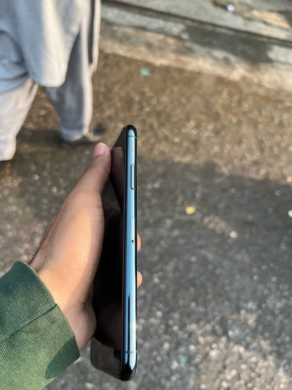 iphone 11 pro max 5