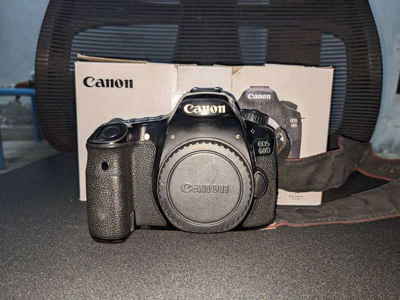 canon 60D with double original battery and carrying case with 2 lens 9