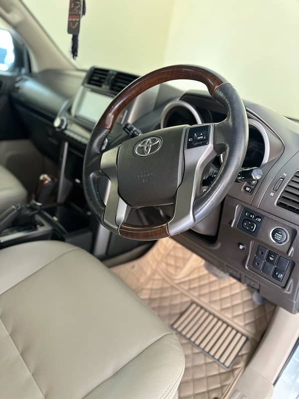 Toyota Prado 2012 16