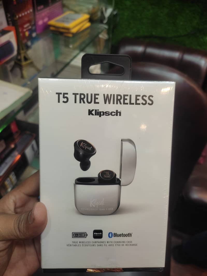 KlipSCh T5 True Wireless Earbuds 0