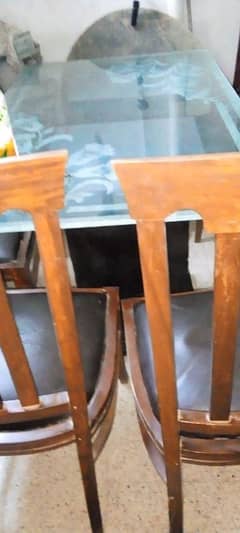 sheesham wood dining table (urgent selling)