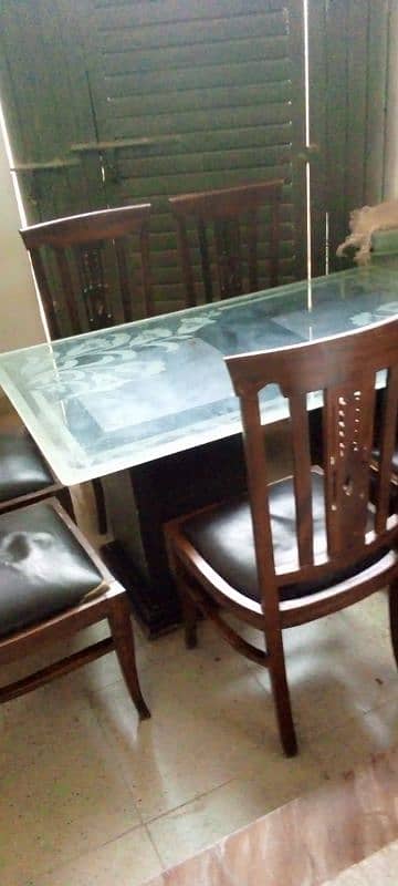 sheesham wood dining table (urgent selling) 2