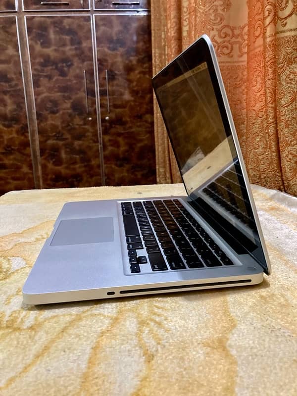 MacBook Pro (2009/2010 Model) | 10/9 Condition 4