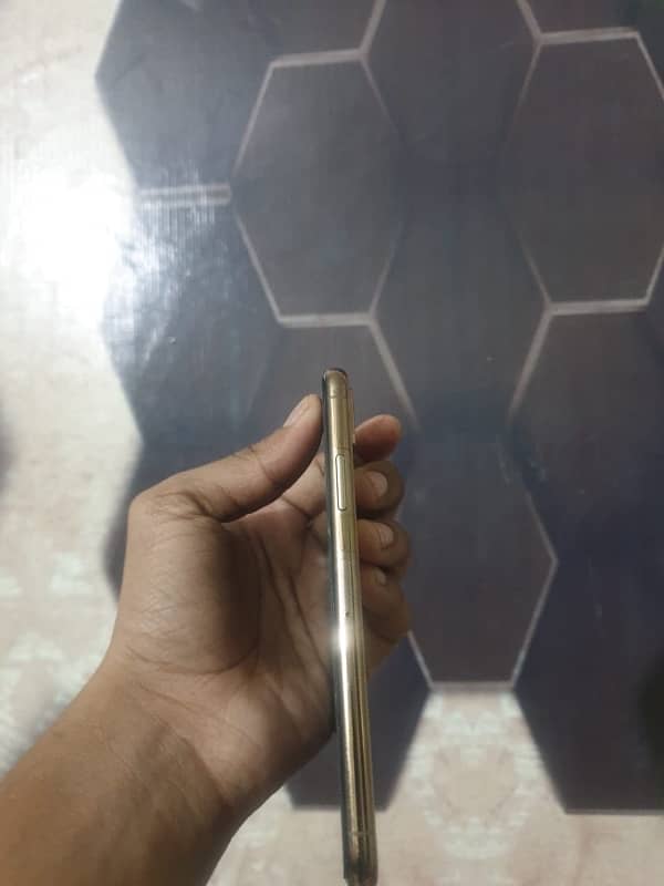 Iphone Xs pta GOLD 3