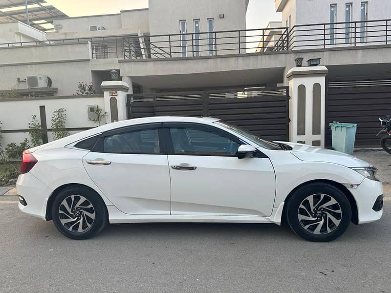 Honda Civic Oriel 1.8 i-VTEC CVT 2018 3