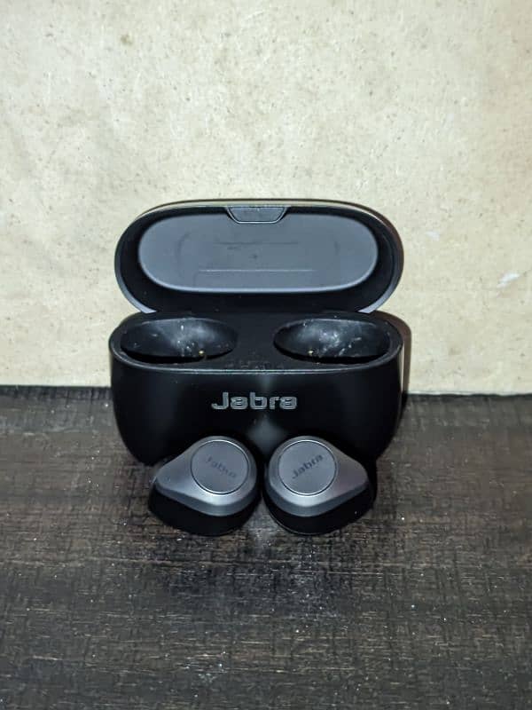 Jabra Elite 85T EarBuds 4