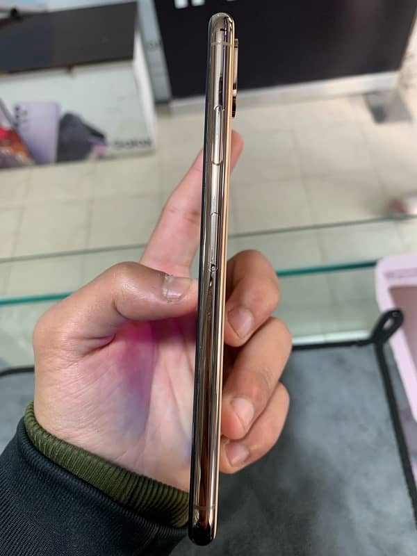 iphone xs max 3