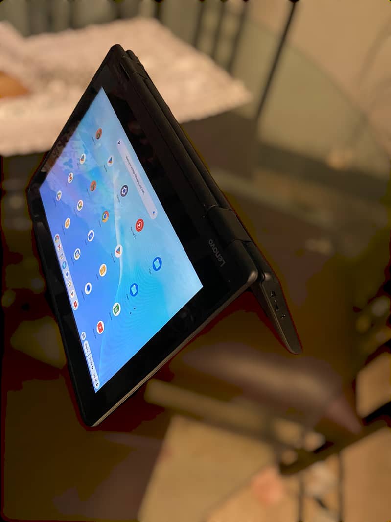 Lenovo yoga Chromebook 8