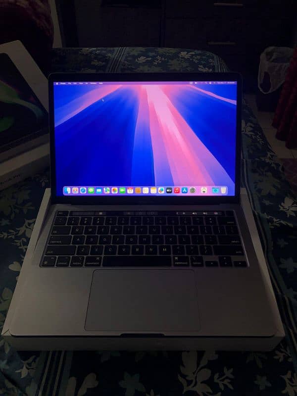 Apple Macbook Pro 2020 M1 Chip 6