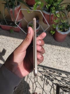 IPHONE 8 PLUS NON PTA SIM WORKING ALL OK READ ADD