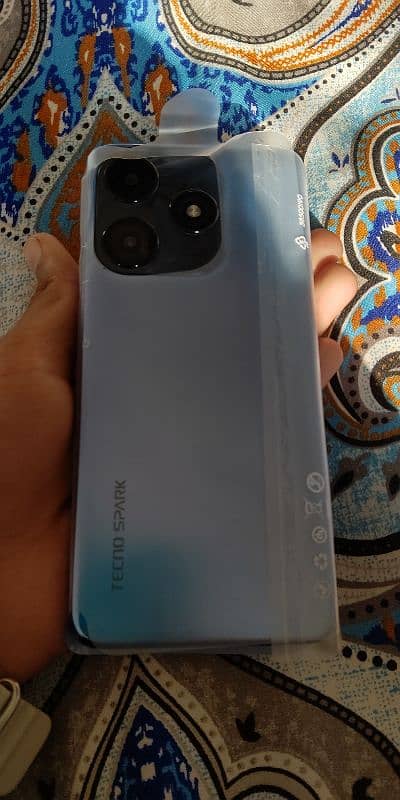 Tecno spark 10 c 4