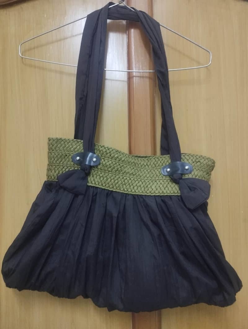 Shoulder bag , fabric bag, excellent condition only in 800 rs 3