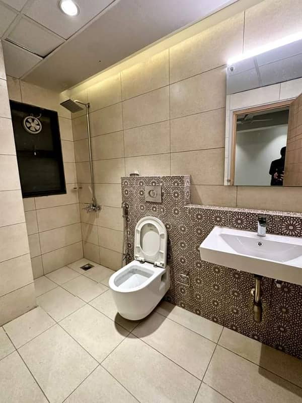 Islamabad's Finest: 3BR Luxury Apartment in E-11 4